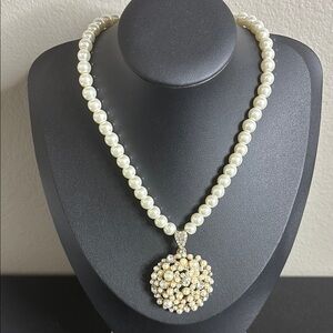 Faux Pearl Statement Rhinestone Pendant Luxurious Elegant Necklace